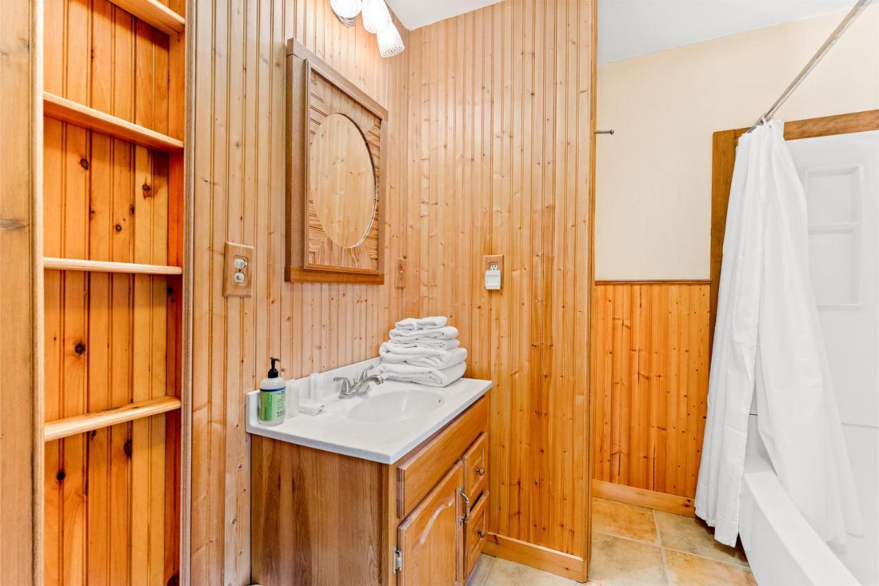 River Road Treehouse Retreat Warrensburg Εξωτερικό φωτογραφία
