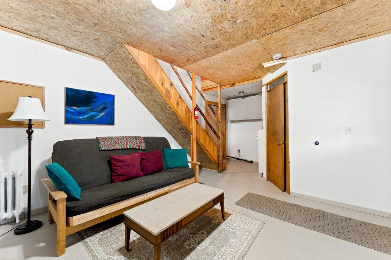 River Road Treehouse Retreat Warrensburg Εξωτερικό φωτογραφία